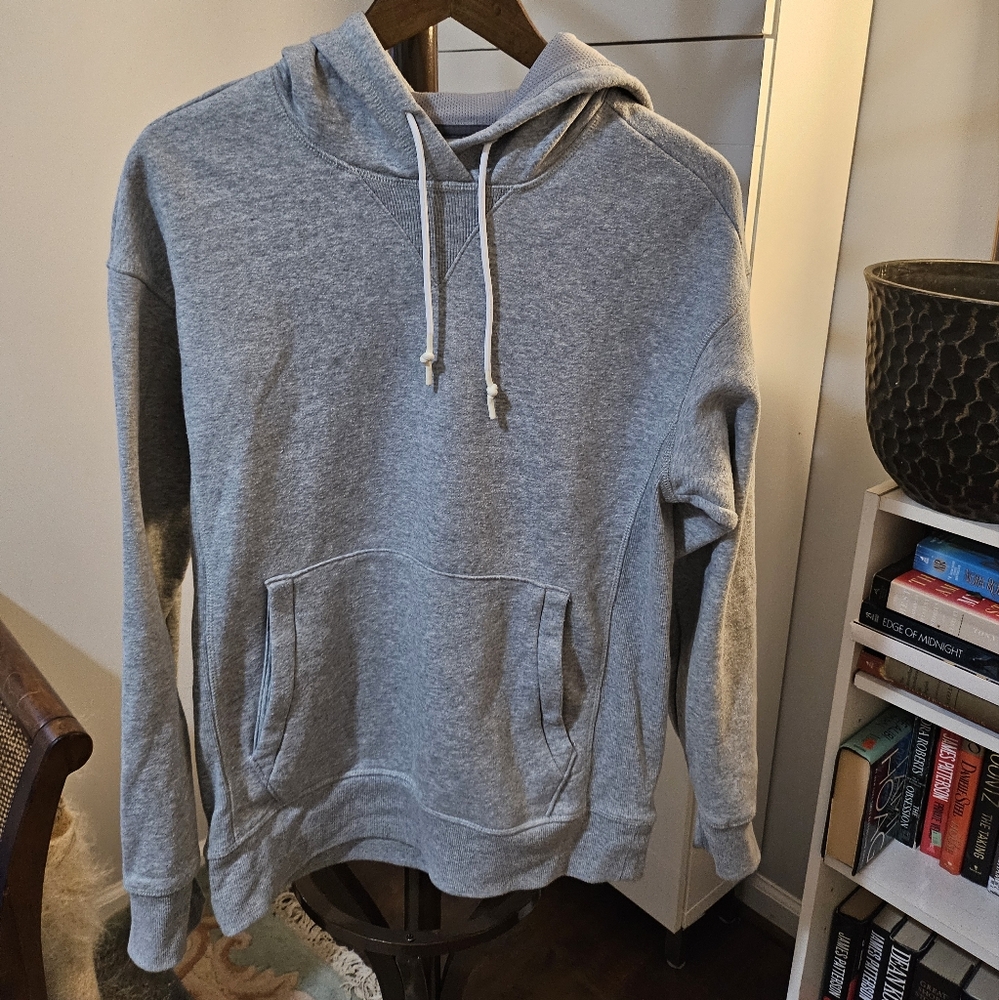 All in motion, basic gray goodie. Small.